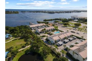 700 Ne 20th Lane, Boynton Beach