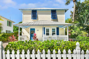 106 Avenue D, Fort Pierce, FL 34950 Sold 04/07/25