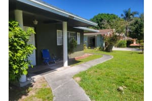 2404 Holiday Court, Fort Pierce, FL 34982 Sold 04/01/25