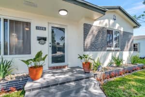 1528 N K Street, Lake Worth Beach, FL 33460 - MLS#R11071436