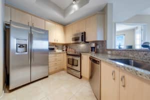 403 S Sapodilla 704, West Palm Beach, FL 33401 Sold 05/30/25