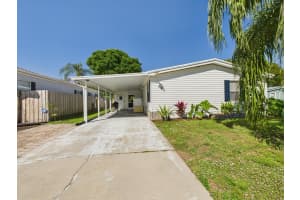 403 NE 8th Avenue, Okeechobee, FL 34972 - MLS#R11071541