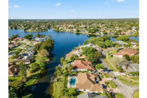 12724 Headwater Circle N, Wellington, FL 33414 Sold 05/06/25