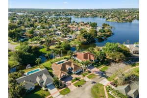 12724 Headwater Circle N, Wellington, FL 33414 Sold 05/06/25