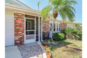 798 SE Polynesian Avenue, Port Saint Lucie, FL 34983 Sold 04/29/25