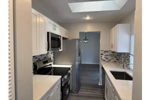 590 NW Sherbrooke Avenue, Port Saint Lucie, FL 34983 Sold 04/30/25