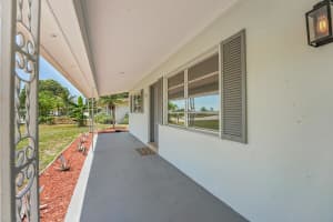 302 W Arbor Avenue, Port Saint Lucie, FL 34952 - MLS#R11071646