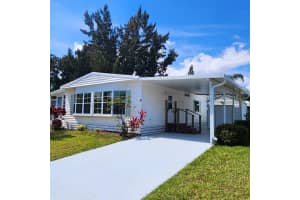 4 Angelita, Port Saint Lucie, FL 34952 Sold 04/02/25