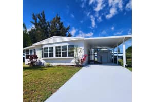 4 Angelita, Port Saint Lucie, FL 34952 Sold 04/02/25