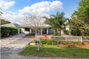 3795 SE Middle Street, Stuart, FL 34997 Sold 04/08/25