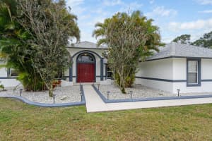 6028 NW Winfield Drive, Port Saint Lucie, FL 34986 - MLS#R11071764