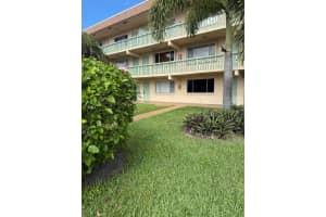 400 Village Green 105 Circle W 105, Palm Springs, FL 33461 - MLS#R11071856
