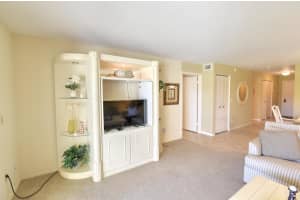 15 Southport Lane E, Boynton Beach, FL 33436 - MLS#R11071977