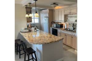 1160 Hillsboro Mile 106, Hillsboro Beach, FL 33062 - MLS#R11072068