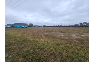 31 Kismet Parkway, Cape Coral, FL 33993 Sold 04/04/25