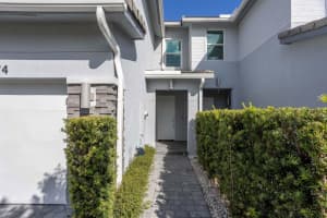 4374 Veleiros Ave, Lighthouse Point, FL 33064, Sold 03/13/25