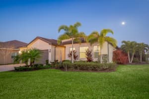 11844 SW Sailfish Isles Way, Port Saint Lucie, FL 34987 - MLS#R11072199
