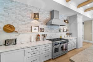 18 NW 15th Street NW, Delray Beach, FL 33444 - MLS#R11072241