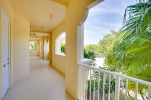 22 Harbour Isle Drive 205, Fort Pierce, FL 34949 Sold 04/22/25