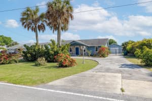2360 27th Street, Okeechobee, FL 34974 - MLS#R11072580