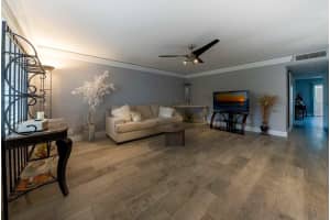 922 Flanders T, Delray Beach, FL 33484 - MLS#R11072667