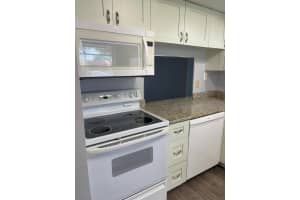105 Lake Helen Drive, West Palm Beach, FL 33411 - MLS#R11072834