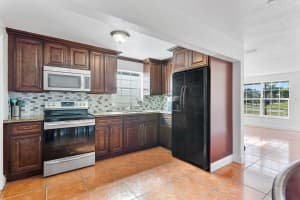 307 NW 4th Place, Deerfield Beach, FL 33441 Sold 05/09/25
