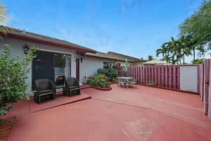 5572 Biscayne Drive, Greenacres, FL 33463 Sold 04/25/25