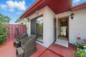 5572 Biscayne Drive, Greenacres, FL 33463 Sold 04/25/25