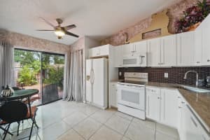 5572 Biscayne Drive, Greenacres, FL 33463 Sold 04/25/25