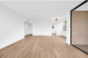 900 Saint Charles Place L12, Pembroke Pines, FL 33026 Sold 04/11/25