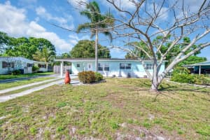 332 Smallwood Avenue, Fort Pierce, FL 34982 Sold 08/08/25