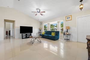 932 SE Damask Avenue, Port Saint Lucie, FL 34983 - MLS#R11073620