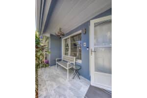 219 S L Street, Lake Worth Beach, FL 33460 Sold 06/12/25