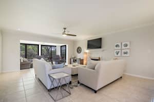 1002 Clubhouse Circle, Jupiter, FL 33477 - MLS#R11073758