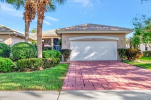9575 N Crescent View Drive N, Boynton Beach, FL 33437 Sold 05/09/25