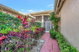 9575 N Crescent View Drive N, Boynton Beach, FL 33437 Sold 05/09/25