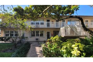 319 Chatham P, West Palm Beach