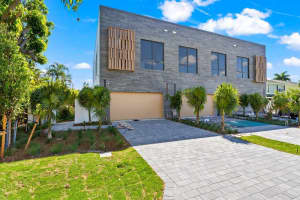 923 NE 8th Avenue, Delray Beach, FL 33483 Sold 06/20/25