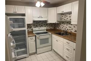 400 Village Green Circle W 202, Palm Springs, FL 33461 - MLS#R11074062