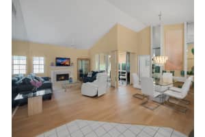 47 Windsor Lane, Palm Beach Gardens, FL 33418 Sold 05/02/25