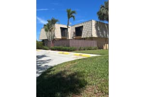 6816 68th Way, West Palm Beach, FL 33409 Sold 05/29/25