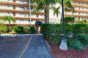3810 Via Poinciana 104, Lake Worth, FL 33467 Sold 06/27/25