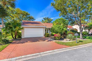 19 Glens Drive W, Boynton Beach, FL 33436 - MLS#R11074152