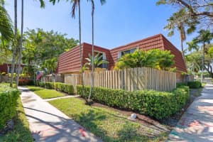 9940 NW 6th Place, Plantation, FL 33324 Sold 05/30/25
