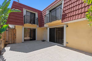 9940 NW 6th Place, Plantation, FL 33324 Sold 05/30/25
