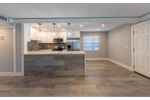 922 Flanders T, Delray Beach, FL 33484 - MLS#R11074293