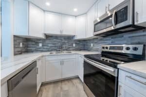 922 Flanders T, Delray Beach, FL 33484 - MLS#R11074293