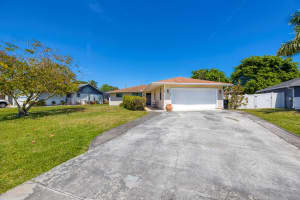 661 Se Sweetbay Ave Avenue, Port Saint Lucie