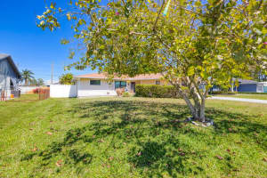 661 SE Sweetbay Ave Avenue, Port Saint Lucie, FL 34983 Sold 12/29/25